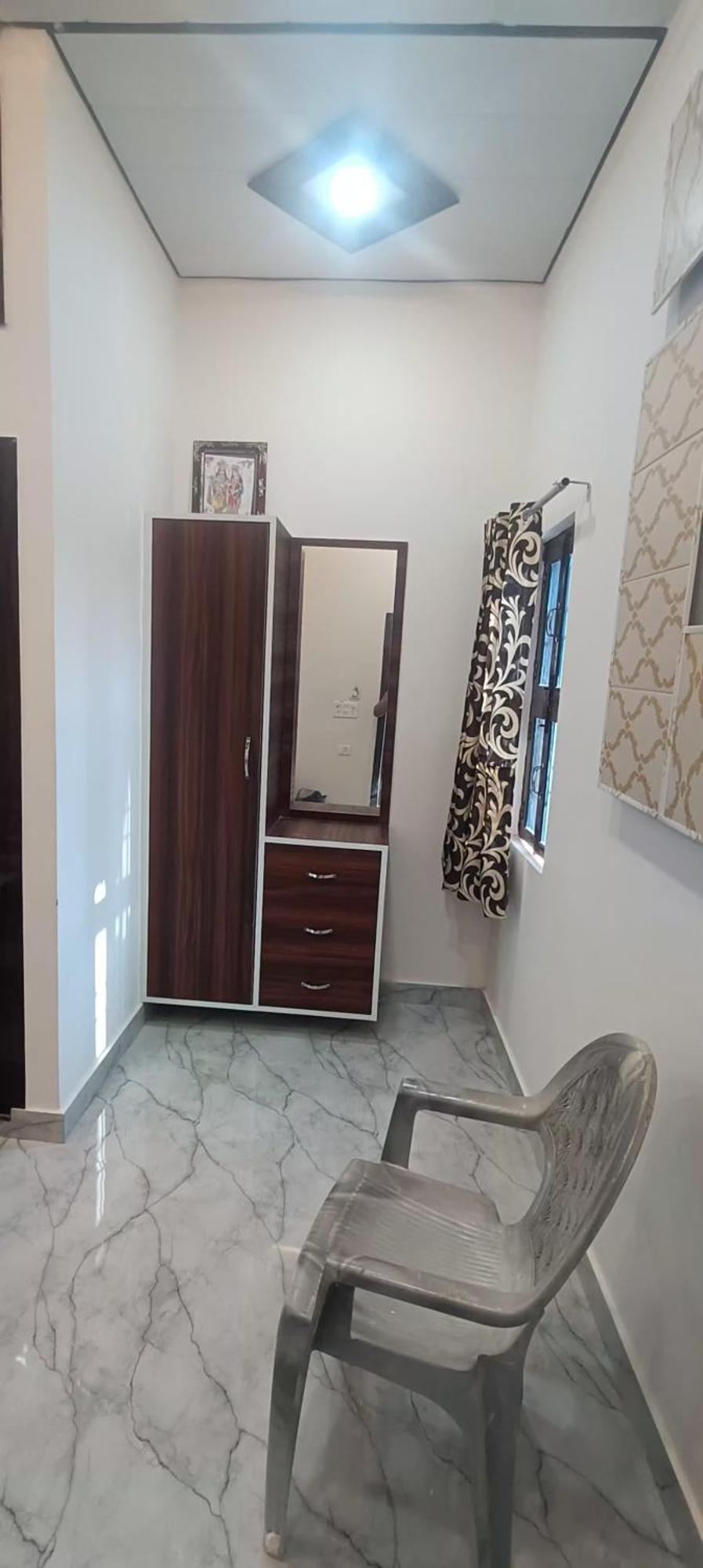 Goenka Home Stay Barsana Chhata Eksteriør billede