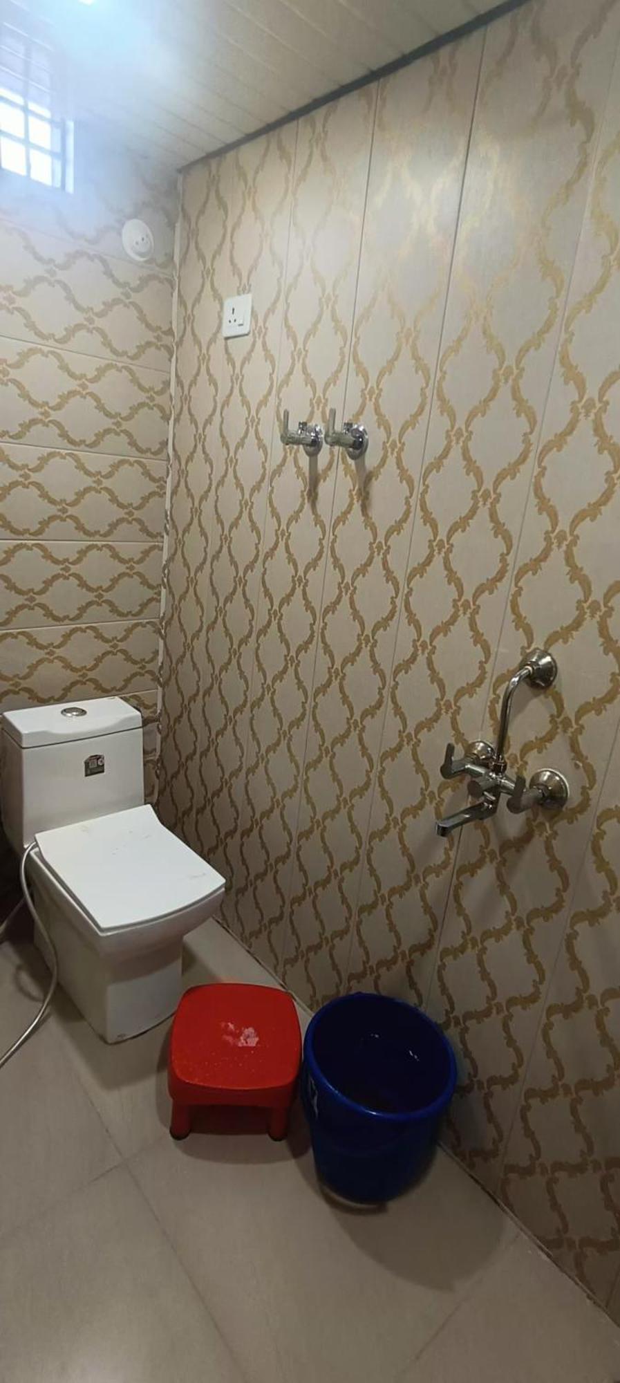 Goenka Home Stay Barsana Chhata Eksteriør billede