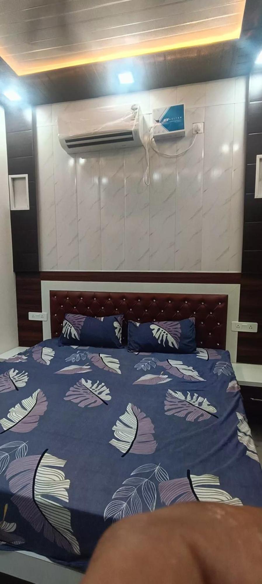 Goenka Home Stay Barsana Chhata Eksteriør billede