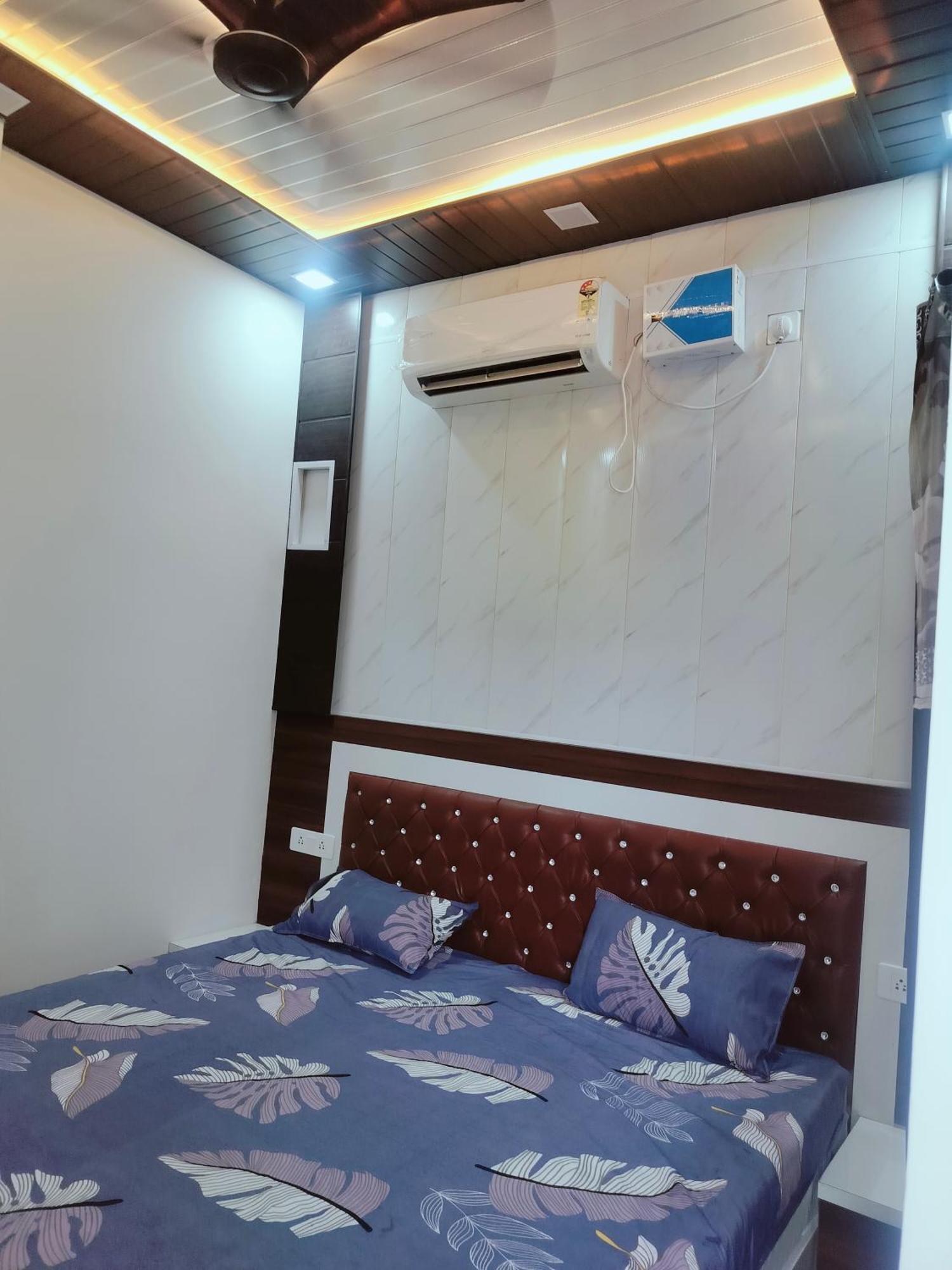 Goenka Home Stay Barsana Chhata Eksteriør billede